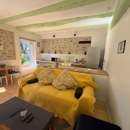 Апартаменти La Bastide Aux Iris - Les Capucines Вількроз Екстер'єр фото