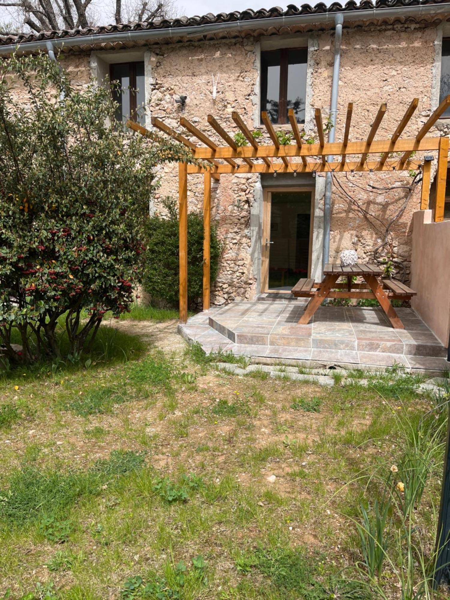 Апартаменти La Bastide Aux Iris - Les Capucines Вількроз Екстер'єр фото